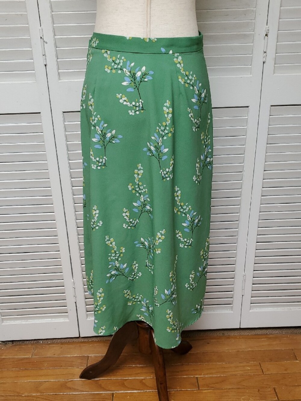 LOFT Green Floral High-Low Wrap Skirt with Tie - Picture 6 of 9